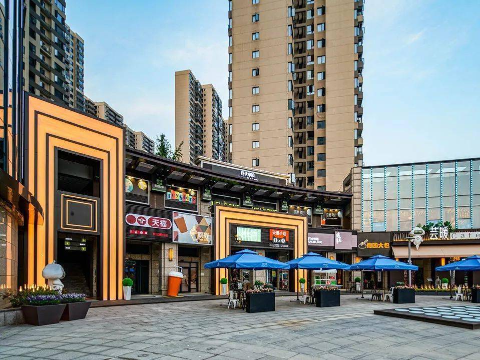 商业主题街区建筑小品场景打造新风潮3