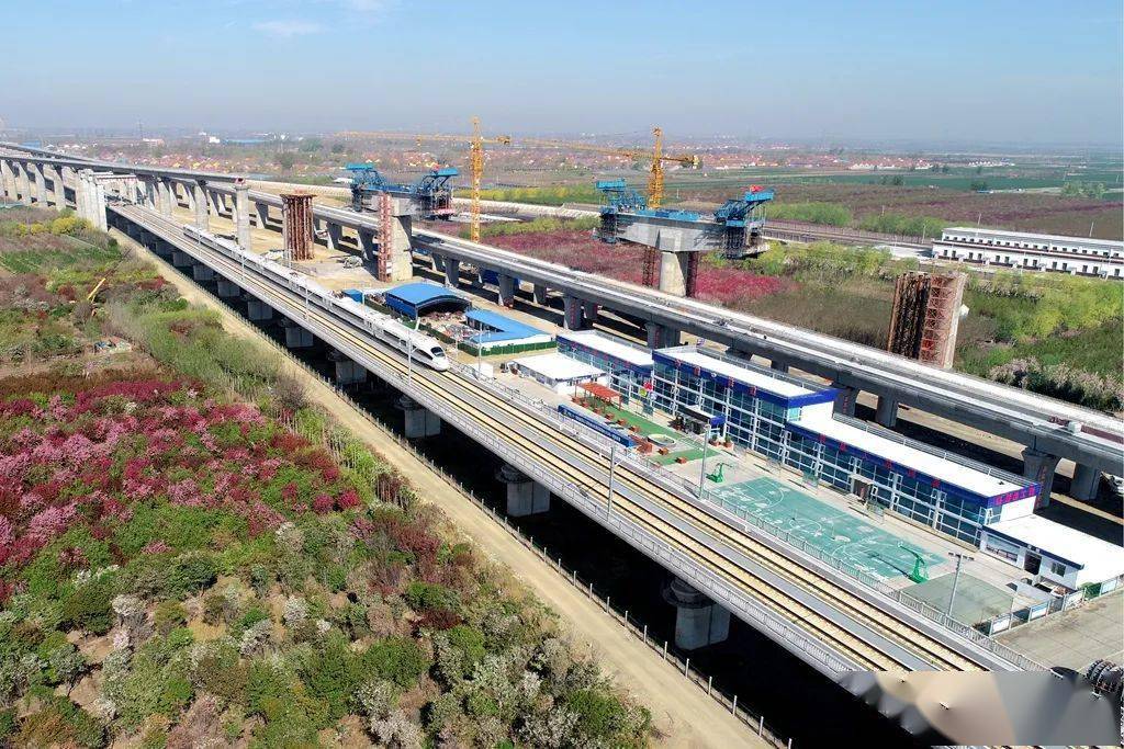 潍莱高铁起自济青高铁潍坊北站,向东经山东昌邑市,平度市,莱西市,与青