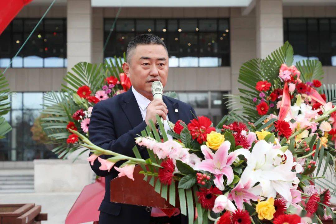 仪式上,烟台中支总经理王永进发表开业致辞.