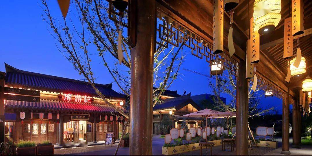 千年溱洧文化一朝风华盛启绿地61溱水小镇东门坊