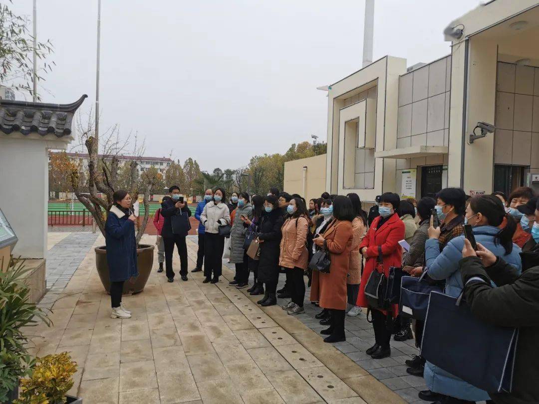 培训项目一行五十余位教师,到洛阳市实验小学凌波校区进行参观交流