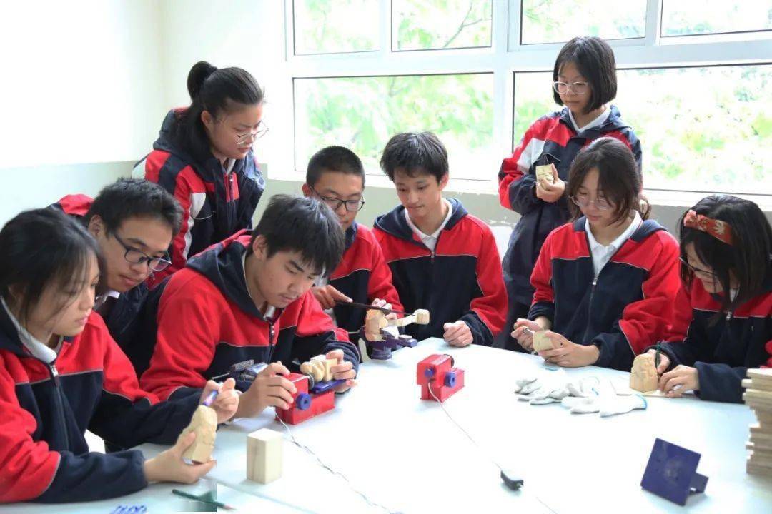 徐汇学子手绘上海"新七不"规范,倡导文明"萌萌哒"~_紫竹园