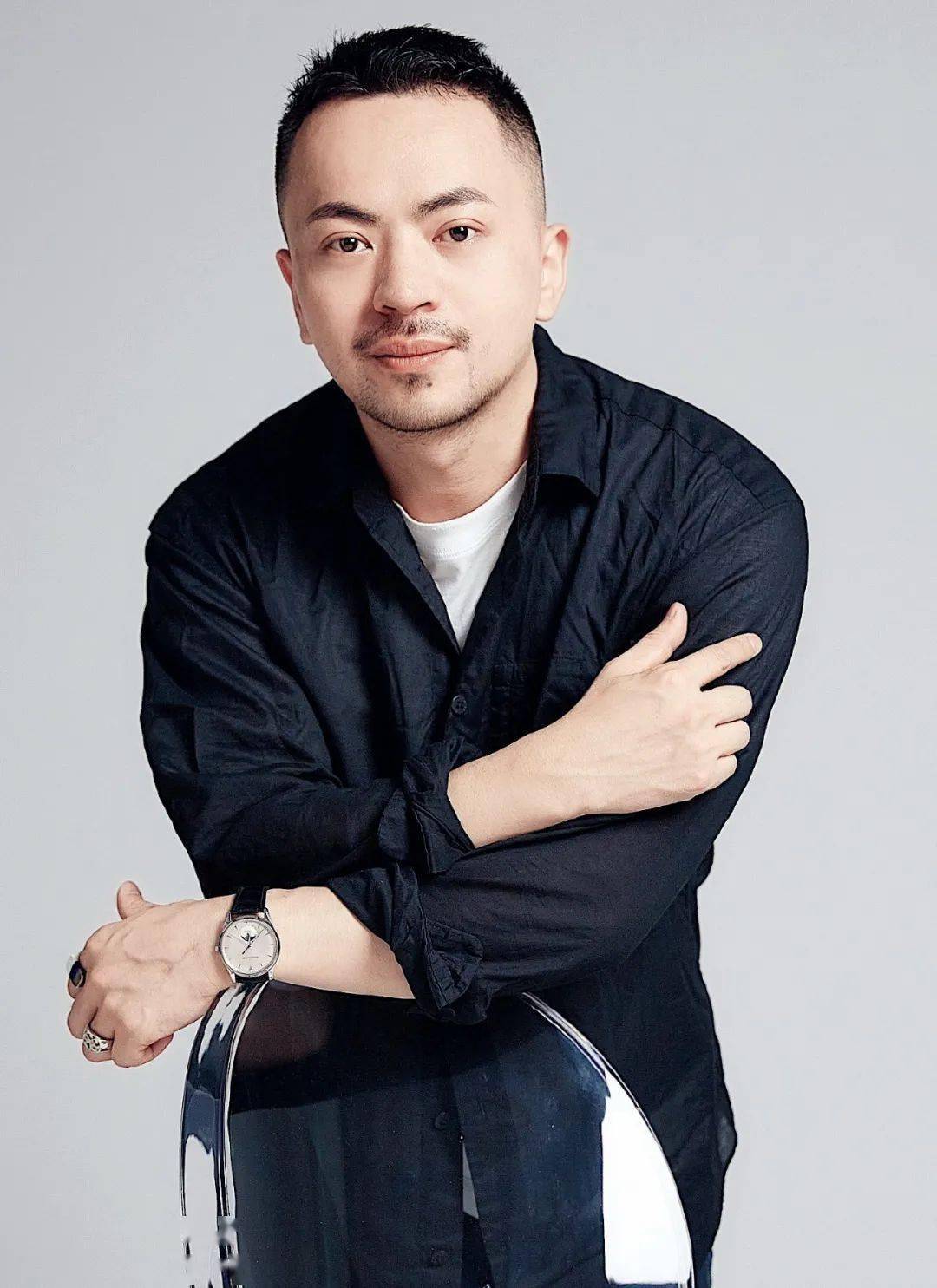 在个人成长中,"美力觉醒"分几个阶段,高中因为准备升大学,每个人都
