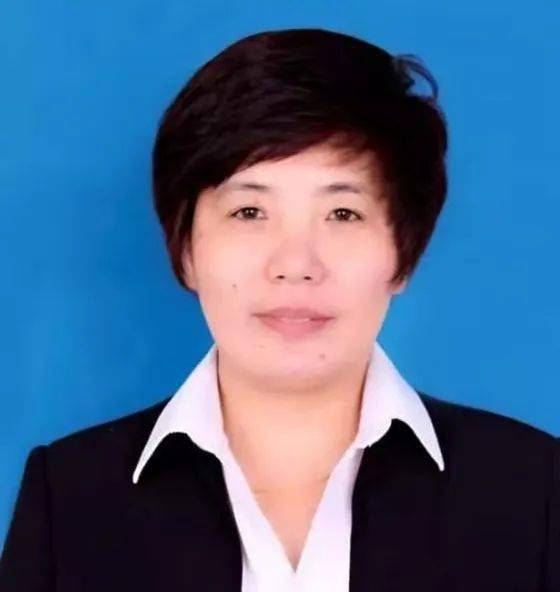 树人逐梦常青树爱润桃李香满途—记明水县滨泉凤亭小学教师廉淑荣"