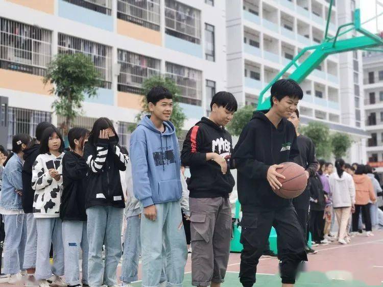趣味十足隆安县第五中学首届运动会带给你不一样的体验