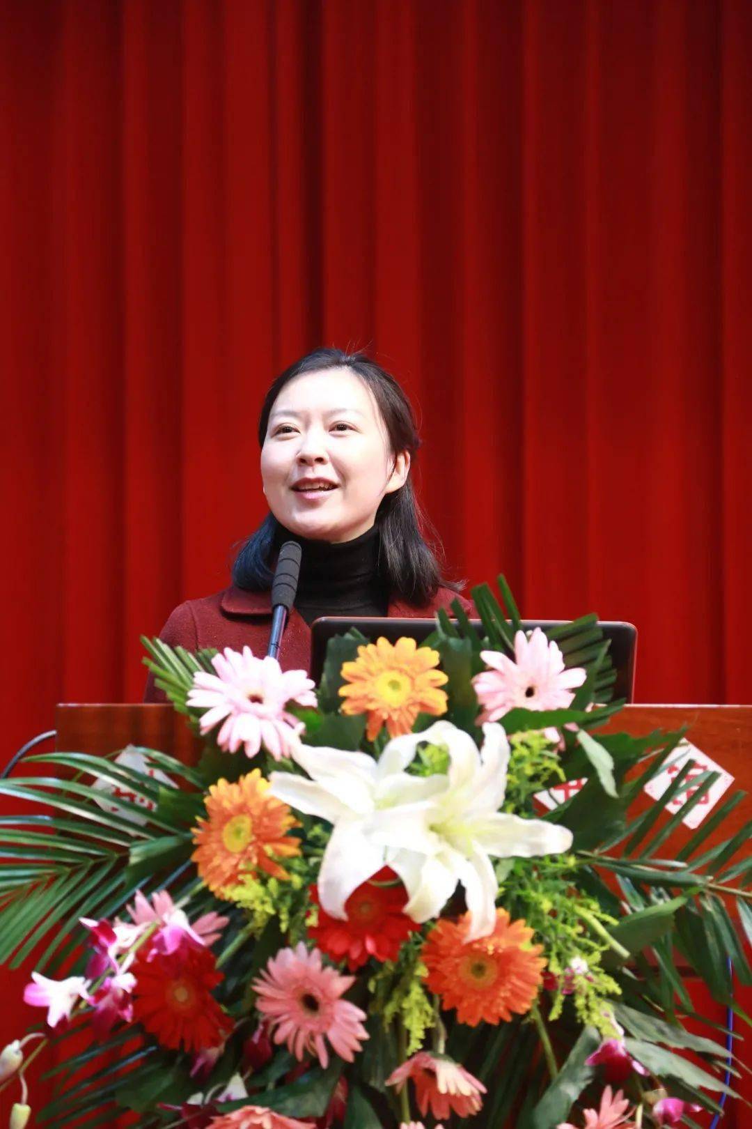 荆州市巾帼大宣讲暨省三八红旗手工作室授牌仪式在市图书馆成功举办
