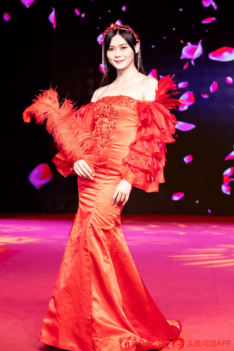 真美宜州举办丝绸t台秀展示丝绸文化独特魅力