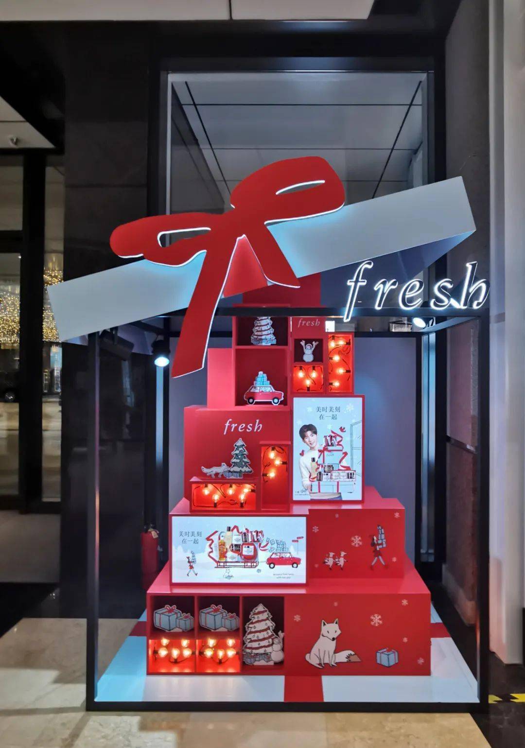 上海探店国际大牌的圣诞橱窗陈列太美了