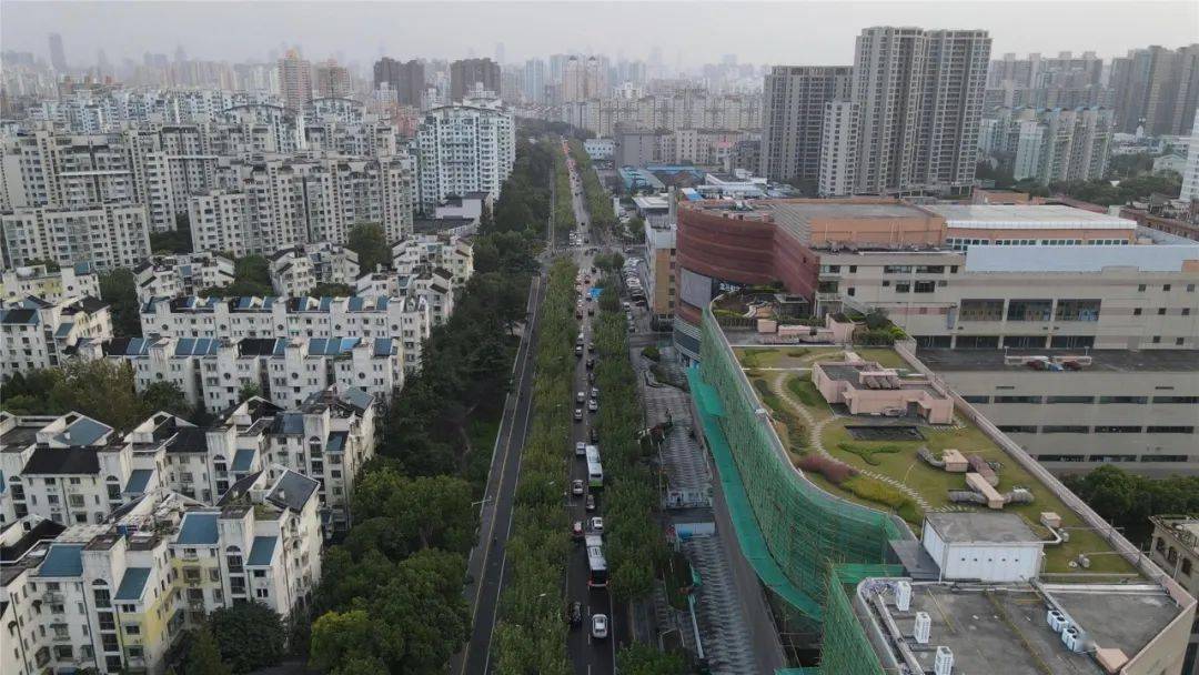 经历微创手术后广中路汶水东路路段今天并网通水啦