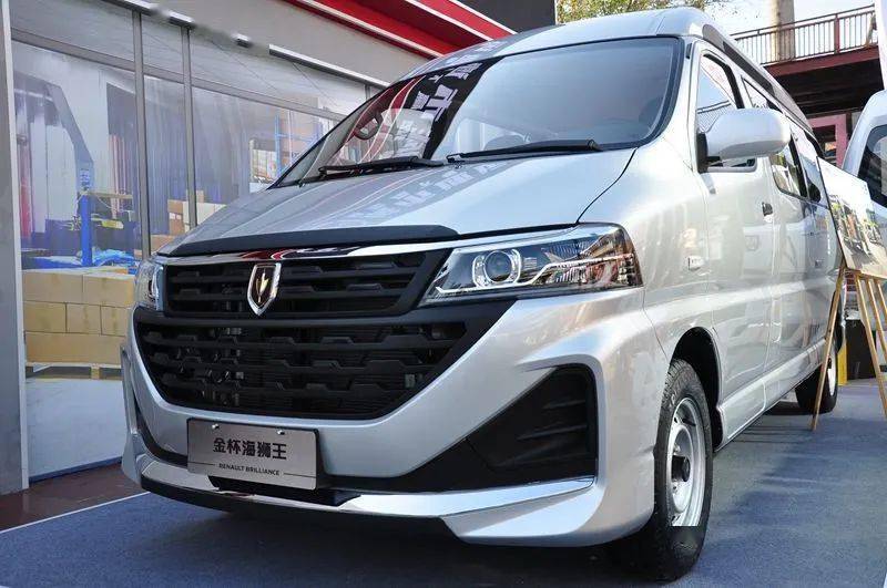 四大亮点之二:快 商务客运场景下,金杯海狮王对标mpv级别的双侧滑门