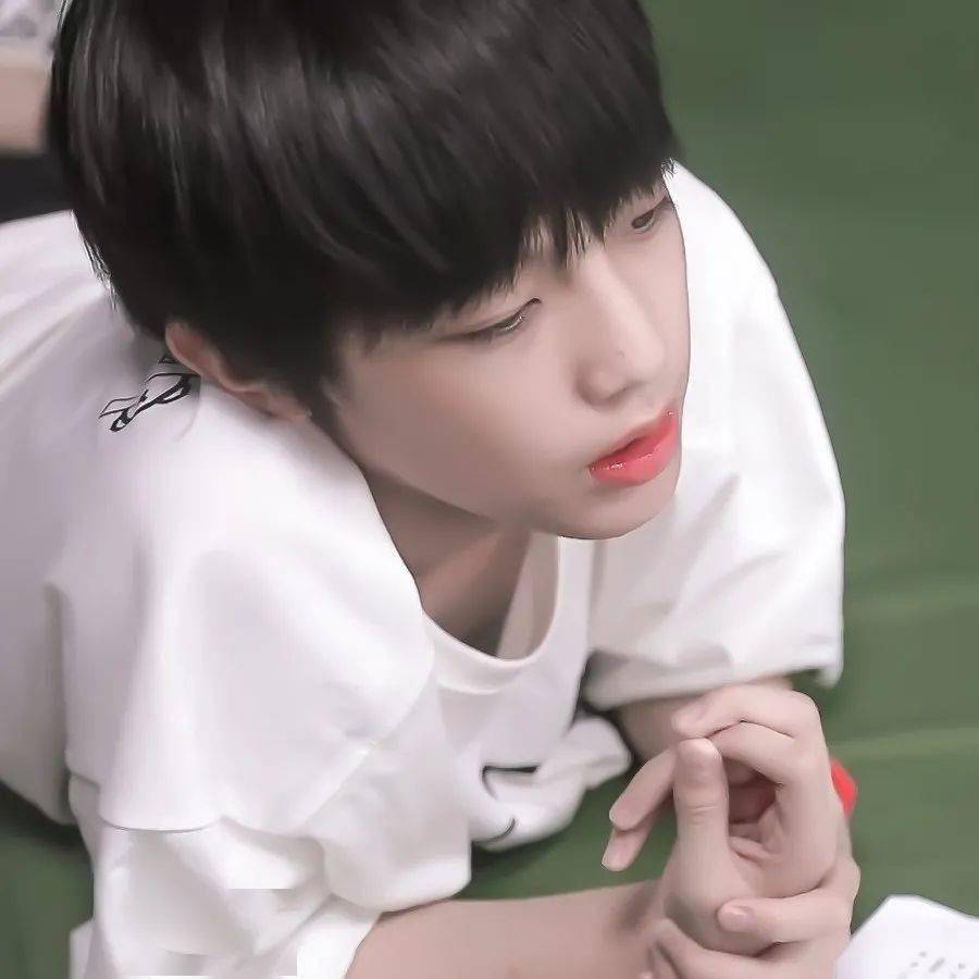 手机壁纸头像张泽禹