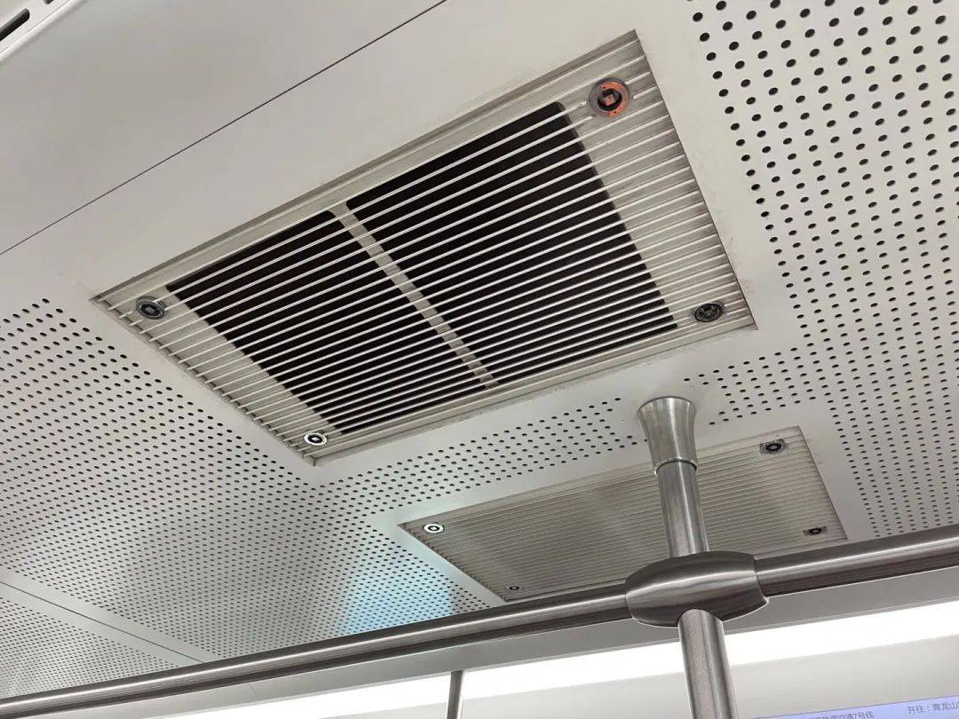 冬天吹冷风我快热傻了地铁冷热到底谁说了算