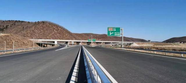 龙蒲高速公路主线全长134.