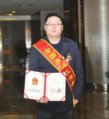 【爱国情 奋斗者】妙手仁心写大爱_丁爱国