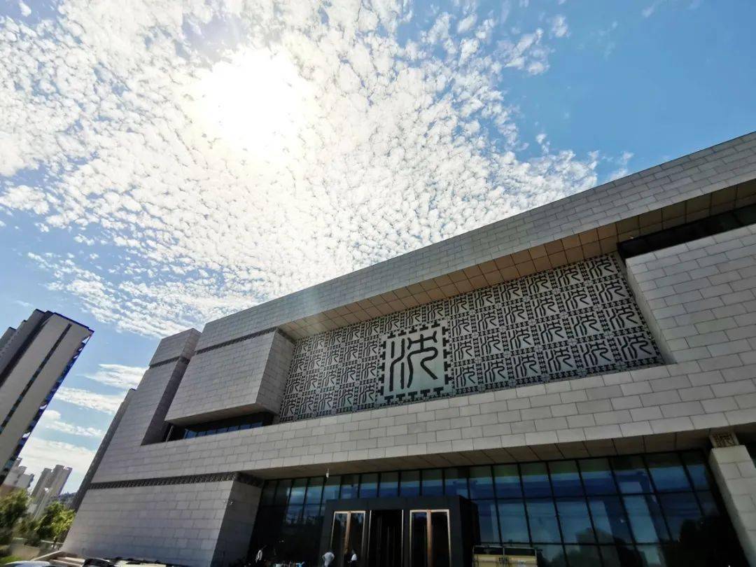 没去过的市民广场而且回到临泉就好像出去旅游了一样家乡现在啥都有了