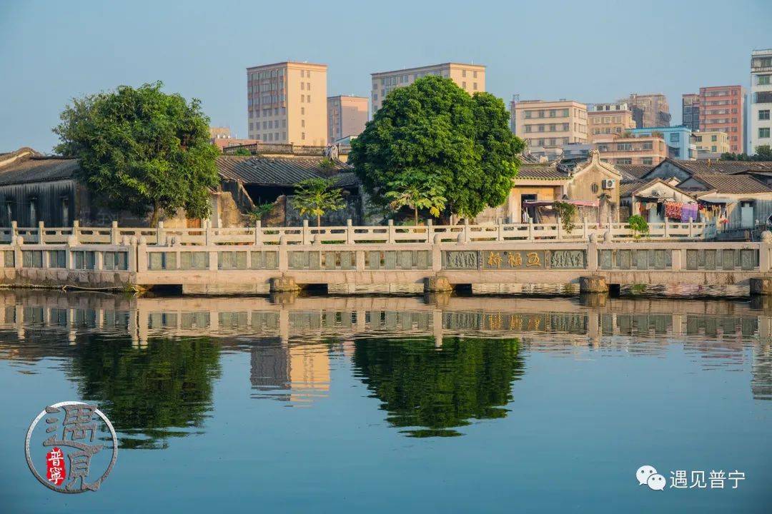 陂沟的桥一桥锁旧梦晚烟晨雾石桥迷离清溪隐隐梅林的桥心依归何处隔江