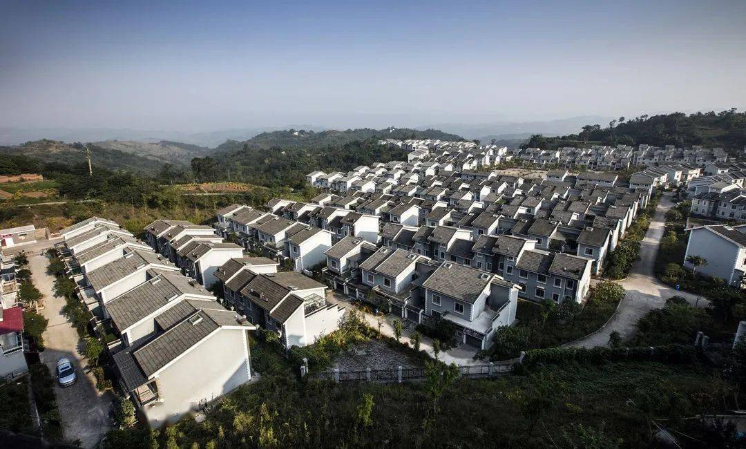 这里不是什么高档别墅区而是位于江北五宝镇的万缘村是不是特别气派
