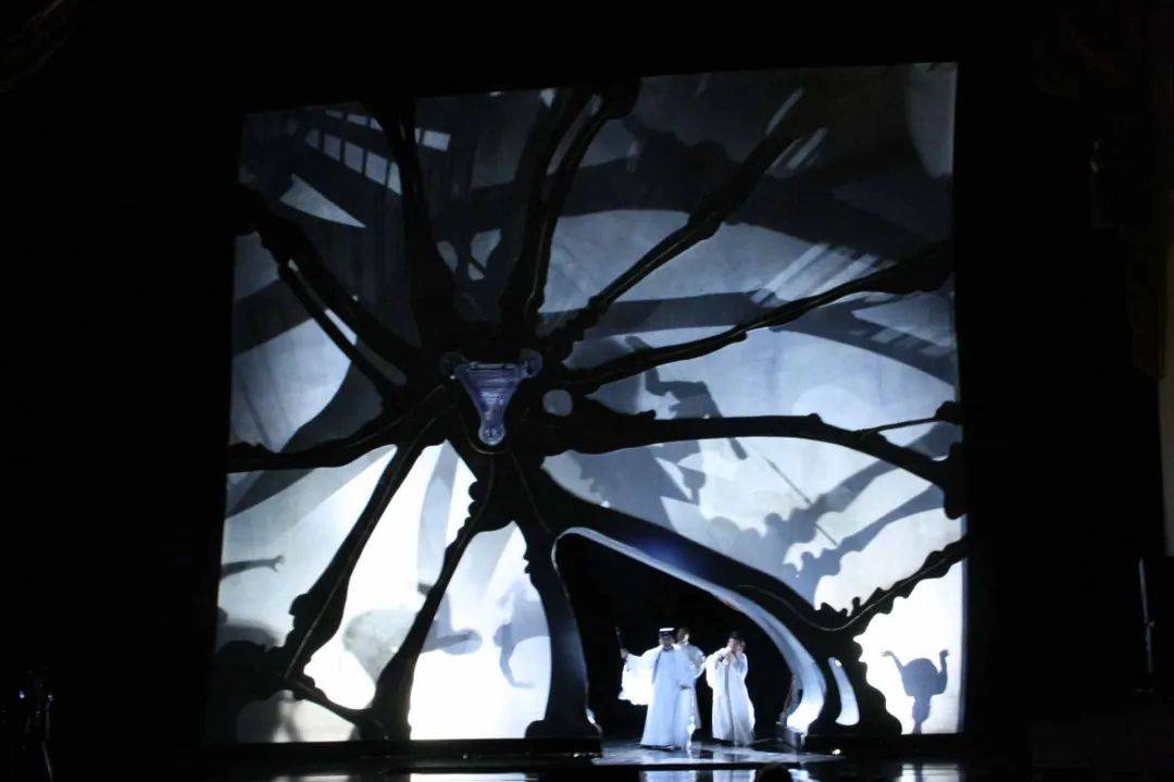 古德曼剧院的舞美咋做的?看看这位设计师的作品你就知道了