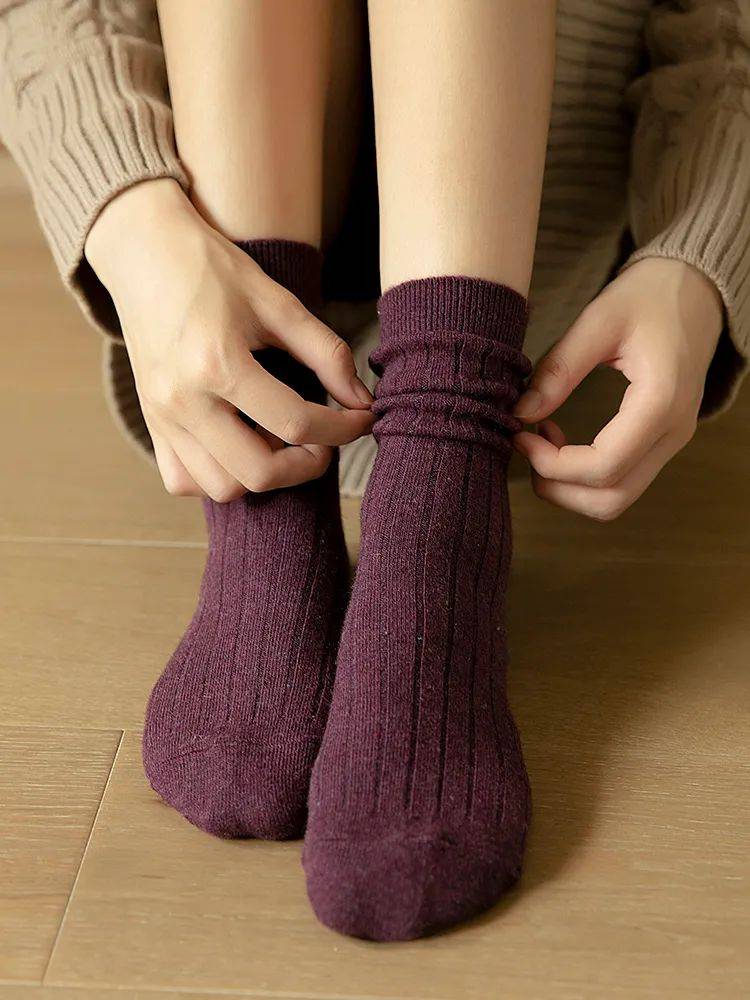 爆卖100000的羊毛袜,3秒发热,上脚比被窝还暖,3d设计 高颜值_袜子