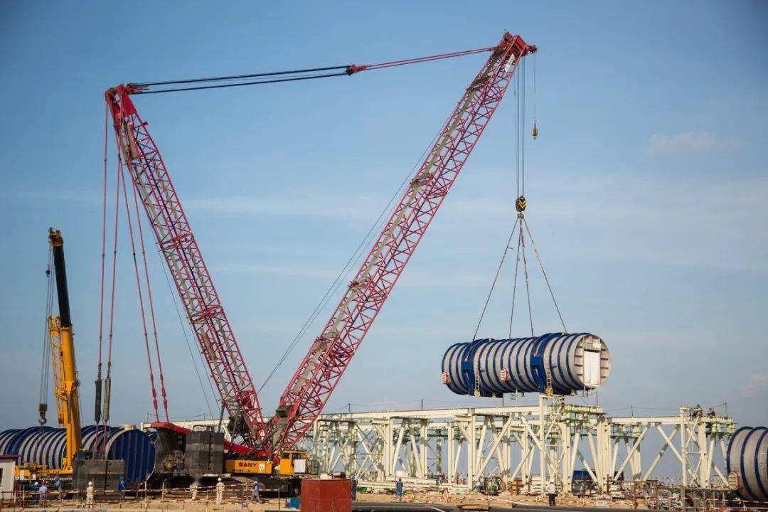 起重机载荷试验及2号核岛ca20等核岛大型设备吊装"获得"十年经典吊