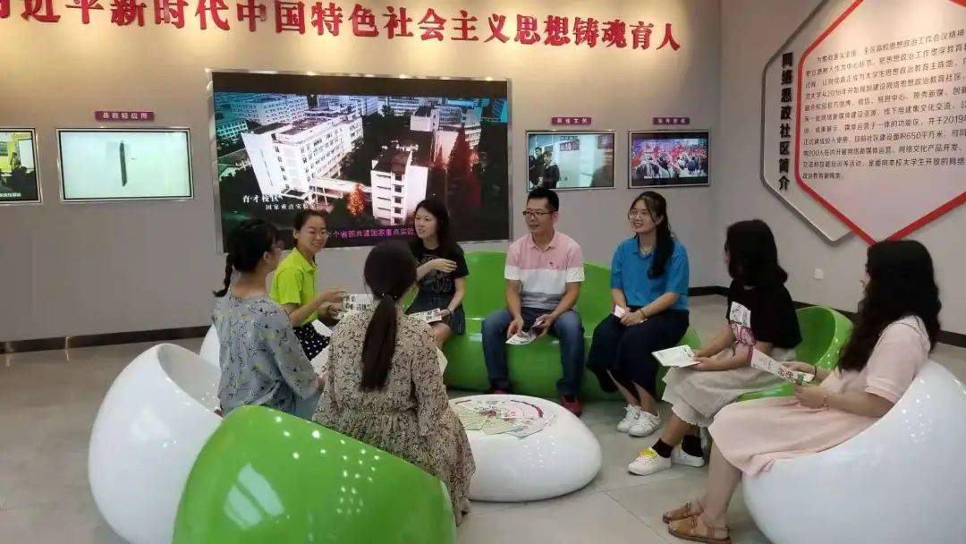 优秀辅导员陈燕勇辅导员作为大学生日常思想政治教育工作者