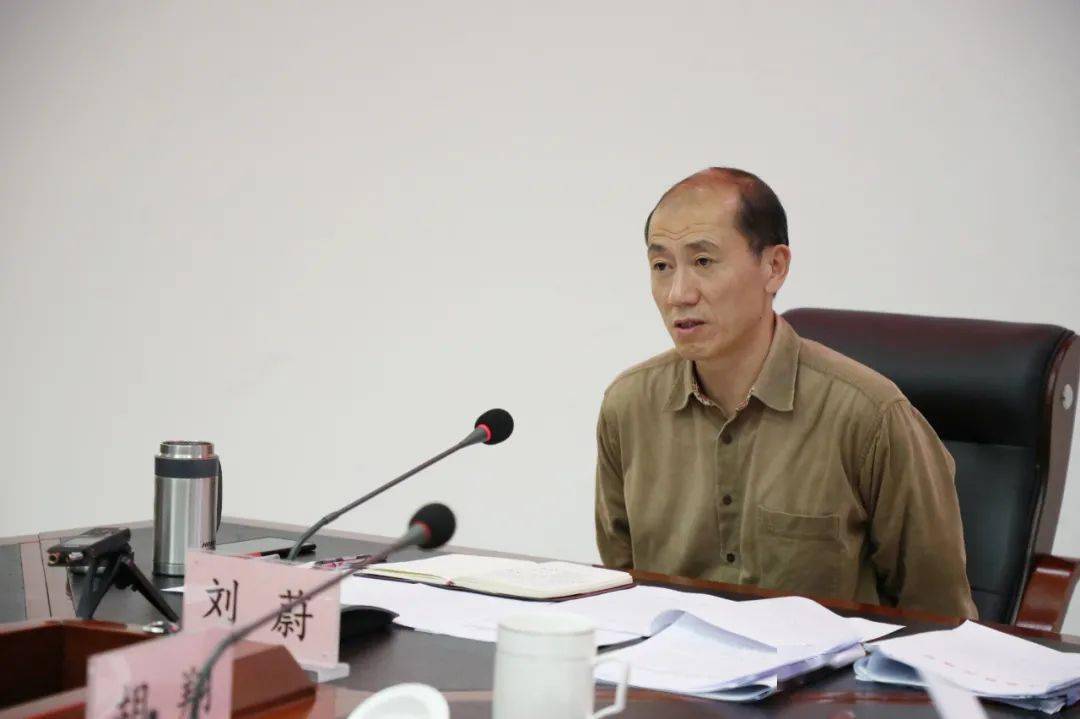 刘蔚主持召开十三届县委常委会第135次会议