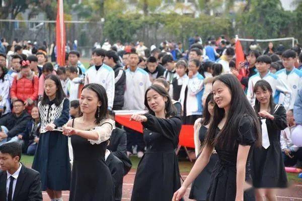 来啦来啦西昌二中运动会开幕啦