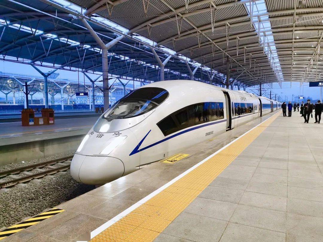 67月底开通西部这条高铁开始试运行