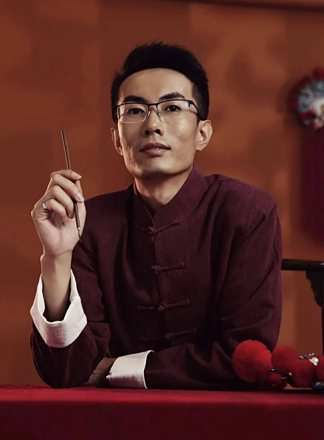 2005年郭石刚拜艺术大师傅学斌为师.