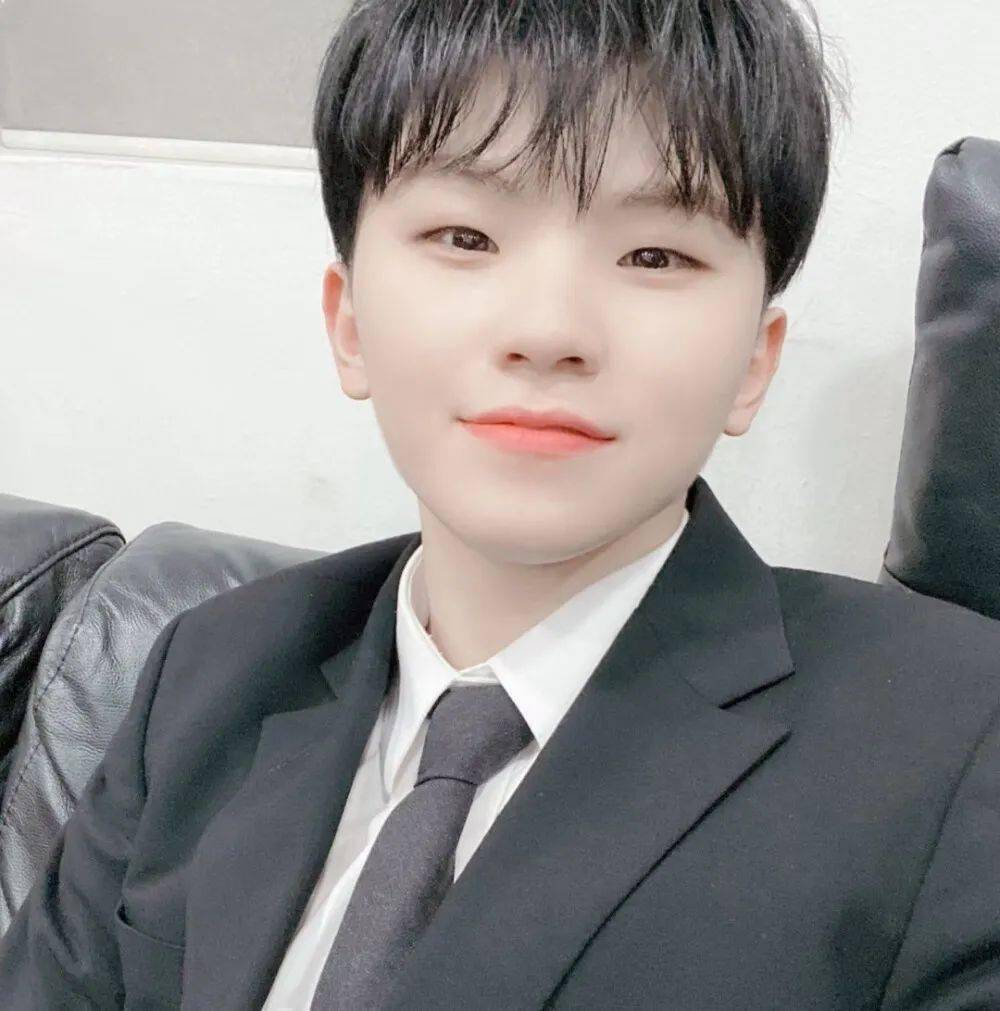 微信头像seventeen李知勋