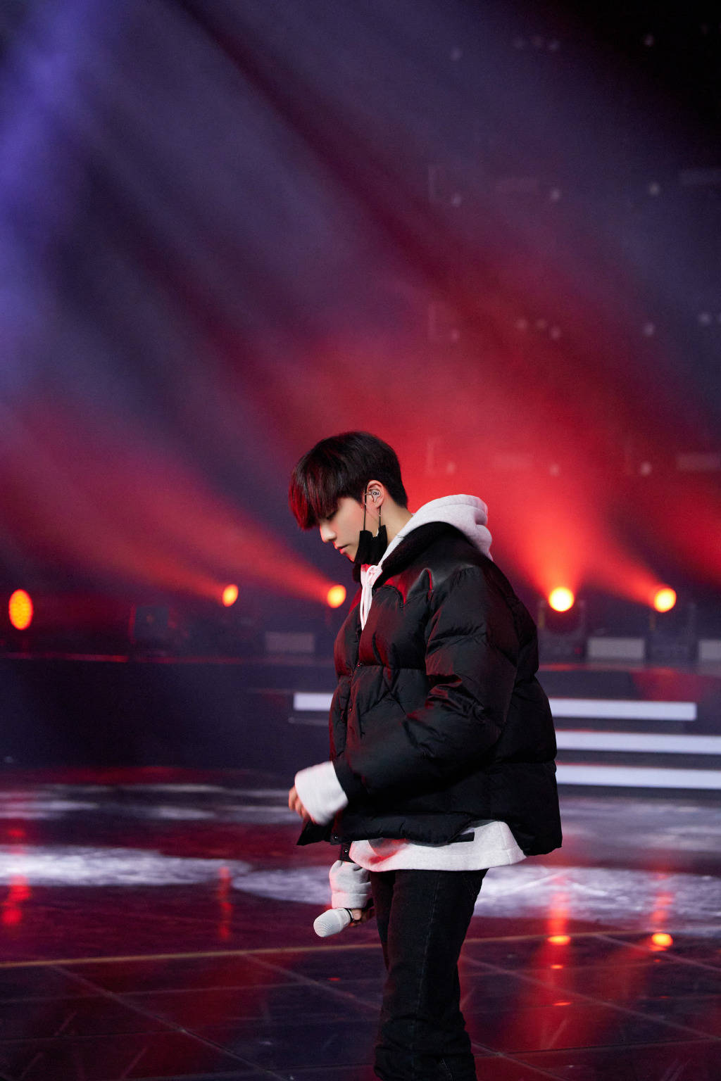 陈立农亮相咪咕汇带来高质量舞台 荣获"年度港台最受欢迎男歌手"奖!