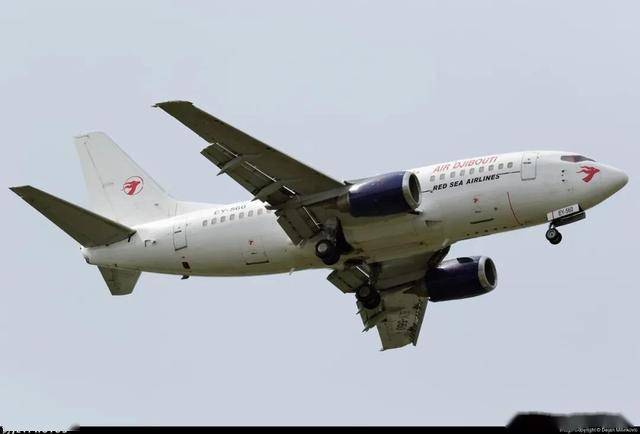 "air djitouti(吉布提航空)"有一架737-500(机龄28.