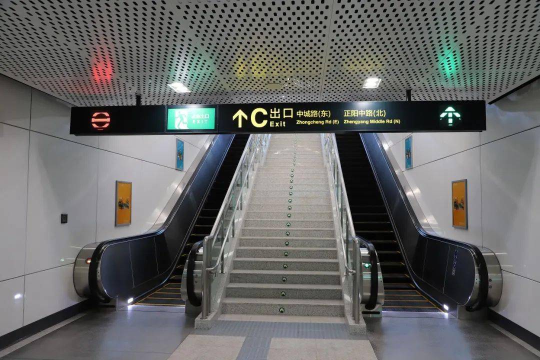 如果你也喜欢乘地铁出行,那就等正式通车后拿上琴岛通卡一起出发吧.