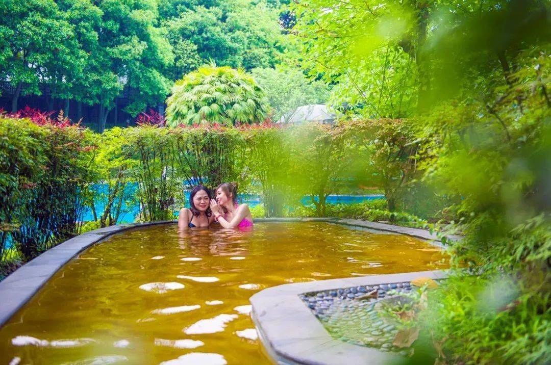 【一方天地】成都周边最全泡温泉指南,赏雪打卡网红汤池,最快1h飙拢