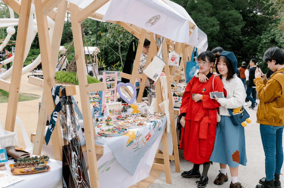 我们把市集搬到登云一起乐活冬日