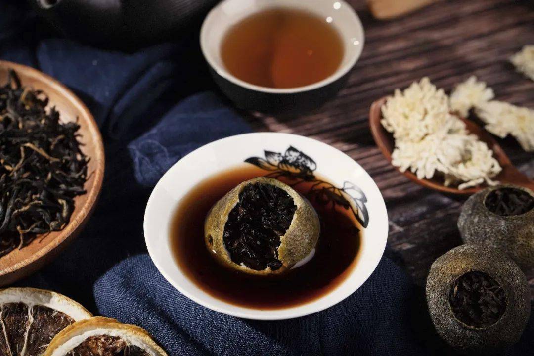 或用茶壶细品 都有不同滋味,治愈不同人心 原味小青柑三种冲泡法 食材