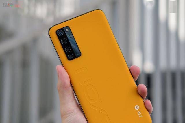 中兴天机axon 20 5g至尊版:划时代的真·全面屏设计_屏下