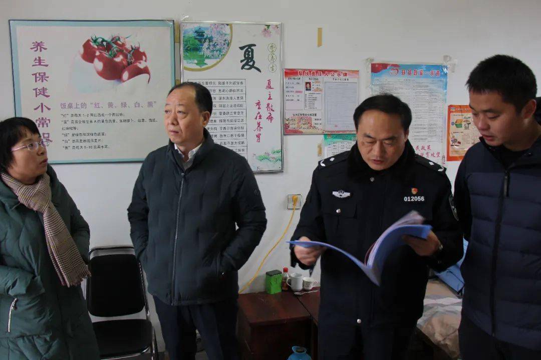 济南市公安局长清分局局长李立东到双泉镇开展遍访贫困村工作