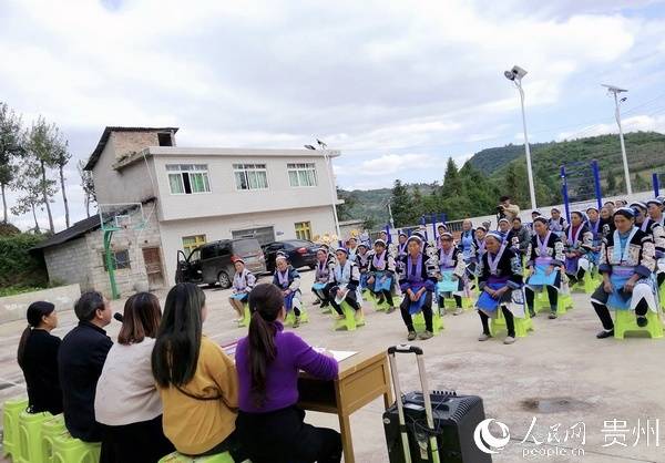 开阳县高寨乡让党的十九届五中全会精神在基层生根