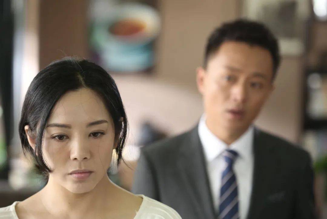 就譬如《幸福约定》中的林朗,出轨在先,爱上了拜金女杨姗姗,与发妻