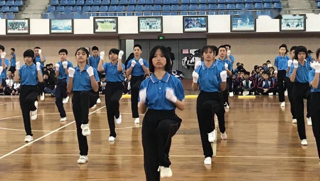 舞动青春梦飞扬快乐运动沁我心北师大万宁附中开展七年级广播体操比赛