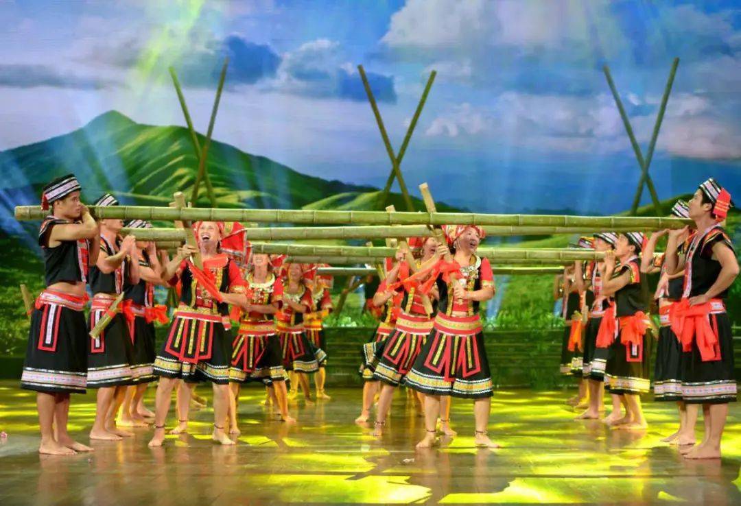 广西巴马瑶族山歌比赛图片