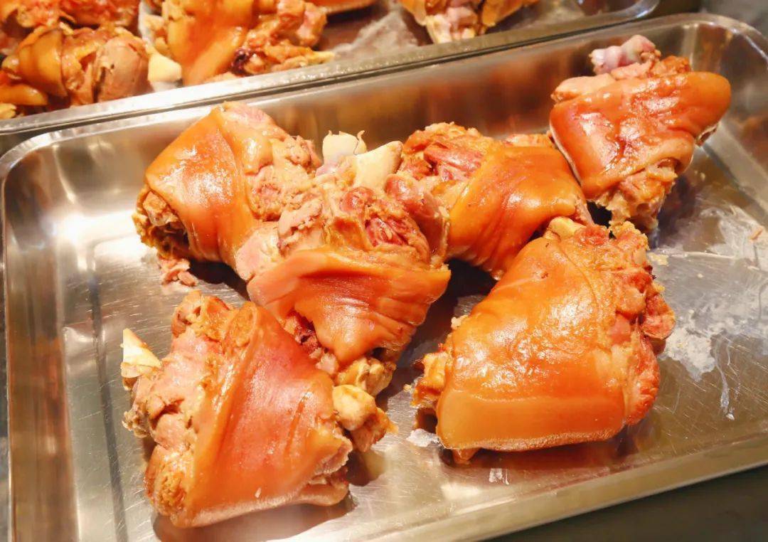 芦庄菜场的椒盐蹄髈没开门先排队