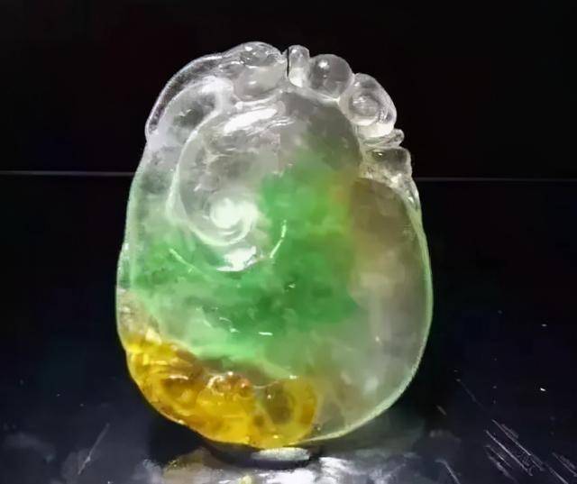 啤酒瓶冒充翡翠!全过程曝光!惊呆_玻璃