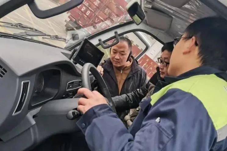看洛阳硬气火炬大桥关节咱洛阳自己造杨锐涉黑案24名被告人受审伊滨