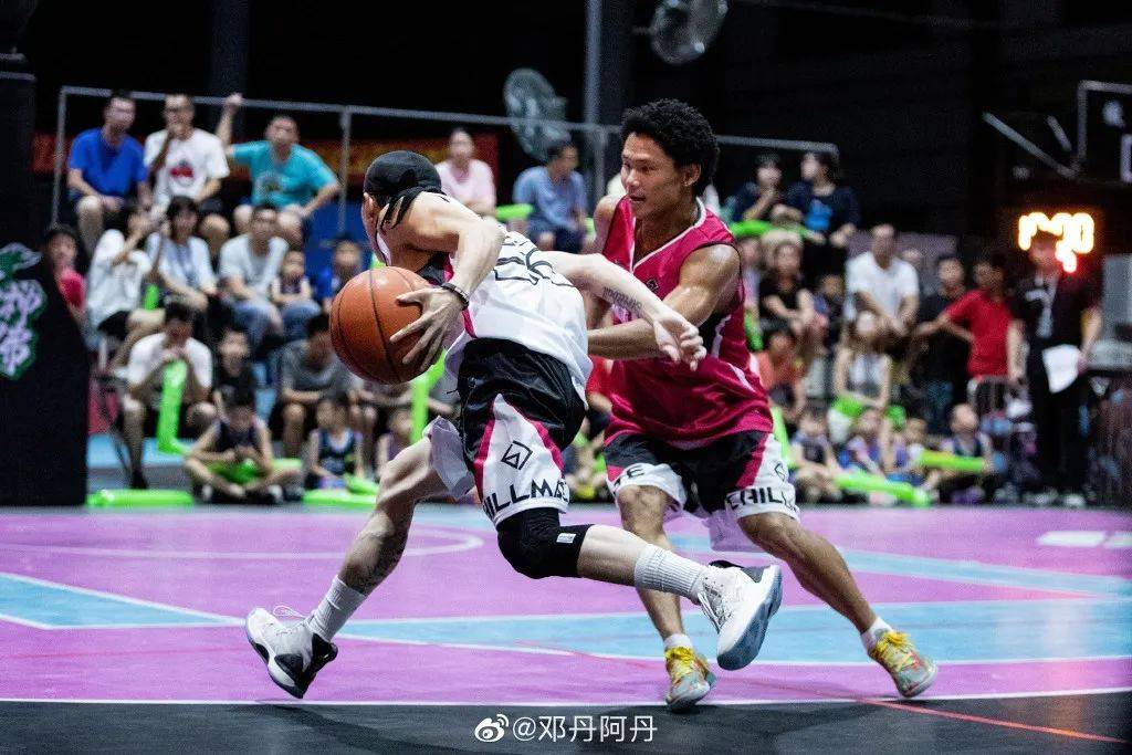 国内球手推荐:海盗邓丹,国内老牌街球手,圈内的人都叫他丹哥.