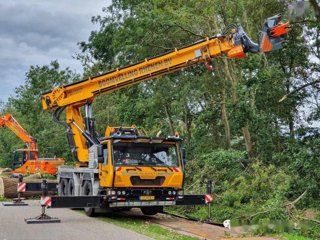 从此不再"伐木累",格鲁夫 gmk3050 改装的城市林业机械_吊车