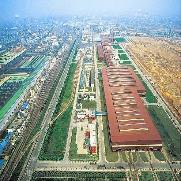 光阴似箭,岁月如梭,掀开时空的帷幔,我们回到上世纪50年代,新中国钢铁