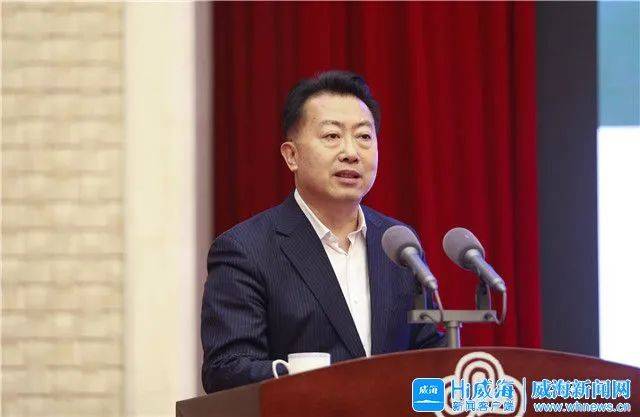 "经区党工委书记,管委会主任吕晓东念念不忘的,是大会上谋项目,推项目