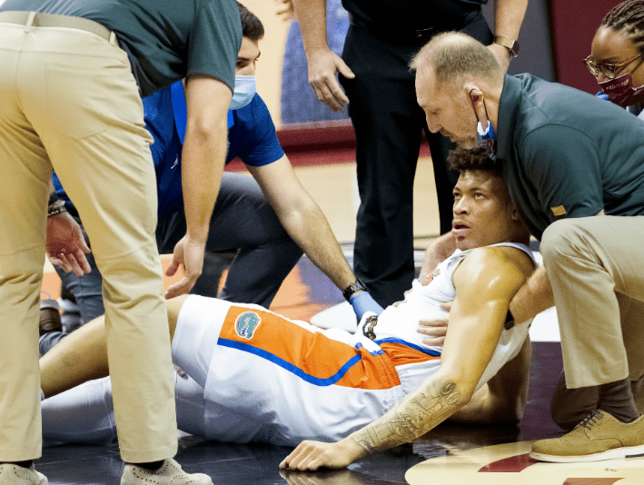 开场3分钟晕厥倒地送医抢救太可怕了